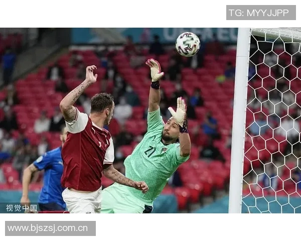 奥多贝尔精准传中特尔头球击中横梁险些破门 奥多贝尔精准传中特尔头球击中横梁险些破门