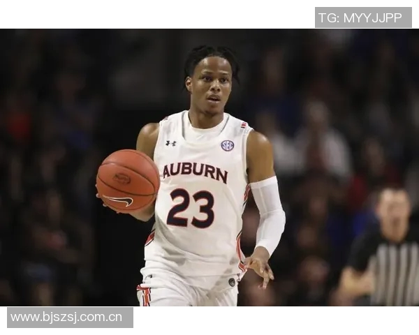 邓利维赞梅尔顿短暂出场展现价值幸福他能重返球队助力新赛季 邓利维赞梅尔顿短暂出场展现价值幸福他能重返球队助力新赛季