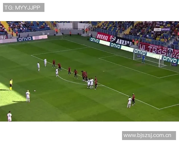 小哈吉任意球惊艳全场29年后重现父亲辉煌瞬间 小哈吉任意球惊艳全场29年后重现父亲辉煌瞬间