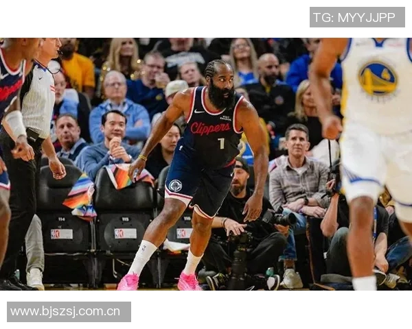 快船四连败期间哈登数据亮眼却命中率低迷引发关注