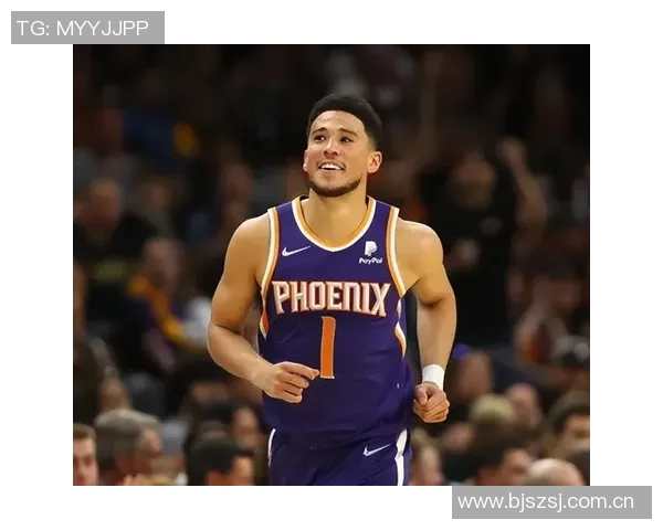 季前赛迎战湖人太阳队晒出布克马威帅气登机照引发关注 季前赛迎战湖人太阳队晒出布克马威帅气登机照引发关注